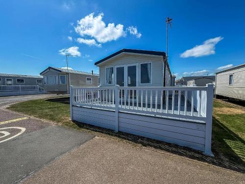 Pakefield Other | Beautiful 6 Berth Caravan With Stunning Sea Views In Suffolk Ref 68029Cr