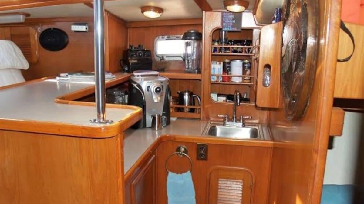 La Paz Boat Rental | Beautiful 72 foot sailing yacht. Explore the Sea of Cortez in style.