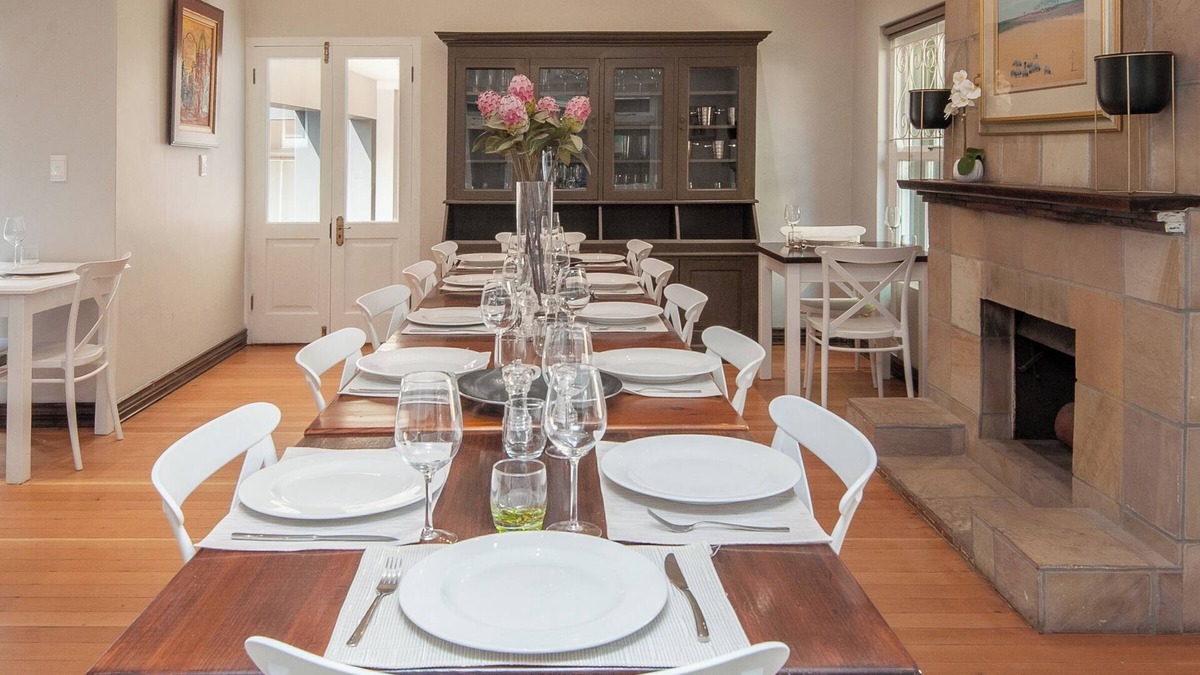 Voelklip Villa | Beautiful 8 Bedroom Villa in Hermanus