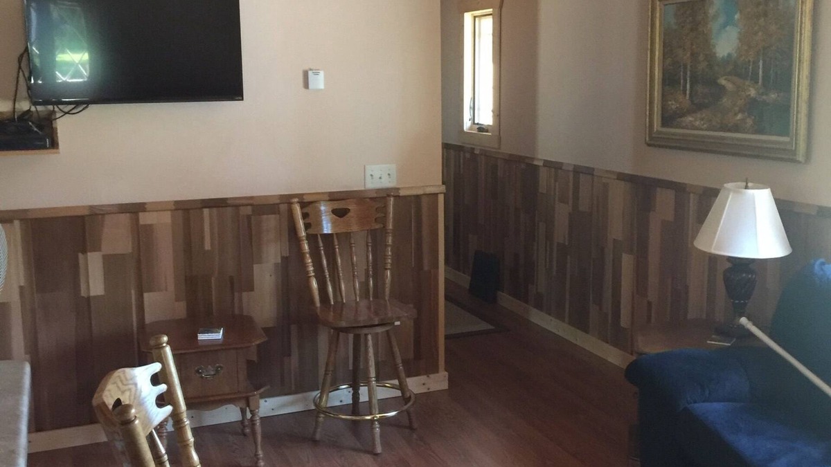 Marenisco House | Beautiful and comfortable. One block from Dutch’s Old Bar! Sleeps 12.