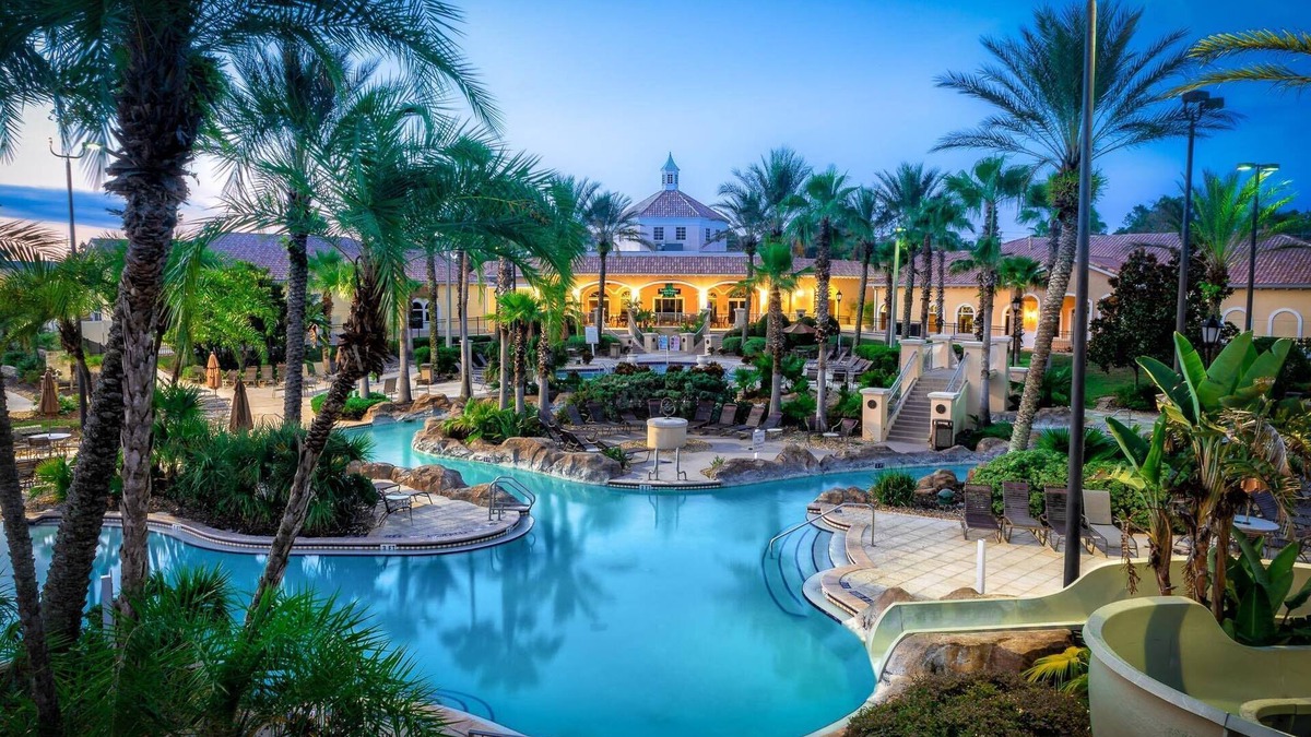 Regal Palms House | Beautiful and Comfy Vacation Home near Disney