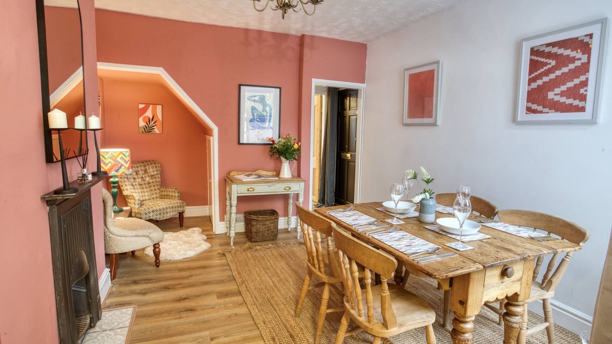 Lincoln House | Beautiful and Cosy Home | Free Parking & Wi-Fi