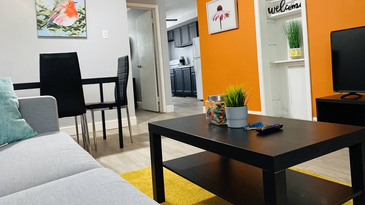 Upper Darby Cabin | BEAUTIFUL AND COZY APT CLOSE TO PHILLY!!
