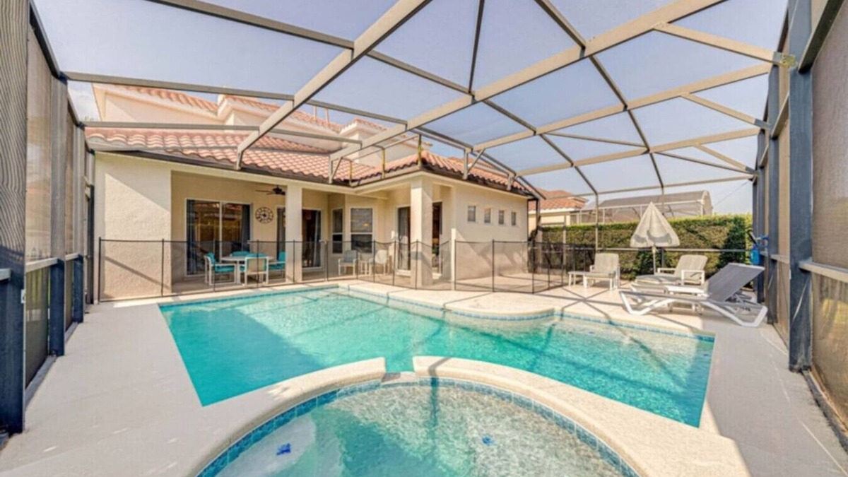 Tuscan Hills Apartment | Beautiful And Peaceful 5 B/Room Home Private Pool