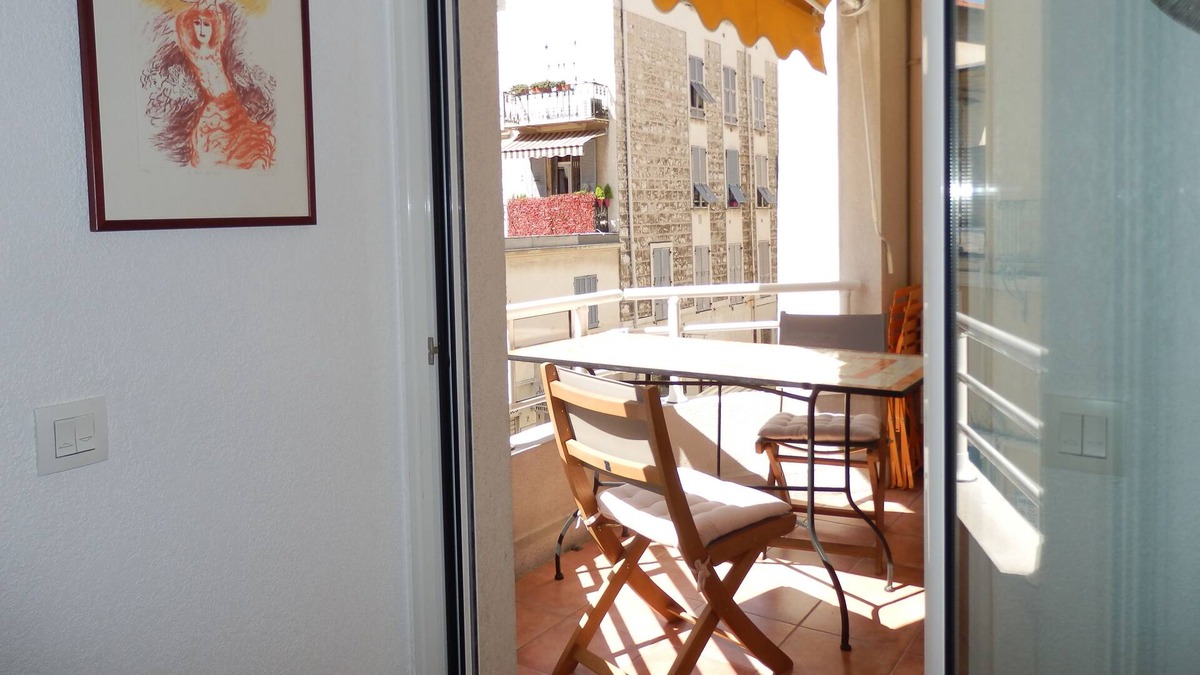Lepante Quarter Apartment | Beautiful and quiet residential apartment Air-conditioned with Terrace in Nice
