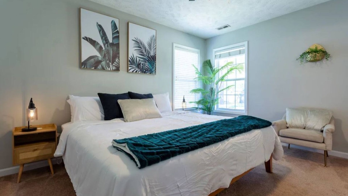 East Fayetteville House | Beautiful and relaxing cottage!