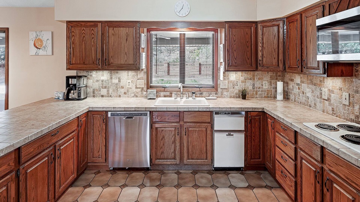 Steele Creek House | Beautiful and Serene 7BR Oasis with Private Pond