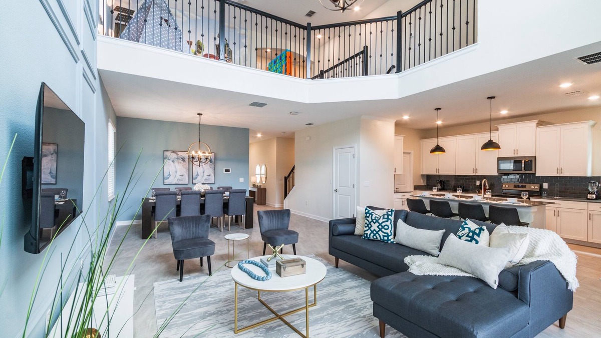 Four Corners House | Beautiful and Spacious 5 Bed Pool Home-700SS