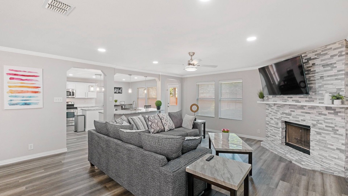 San Antonio House | Beautiful and Spacious, Home - Great location!