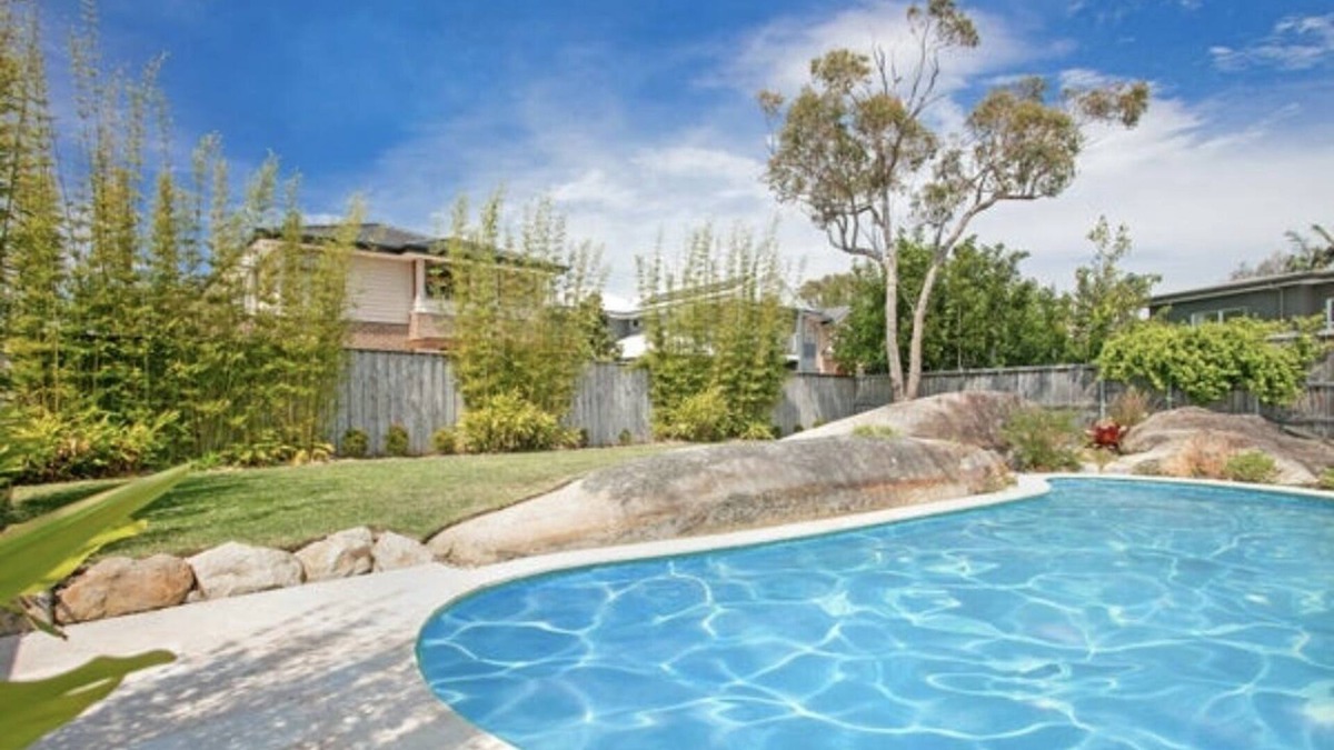 Seaforth House | Beautiful and Spacious Family Home With Swimming Pool
