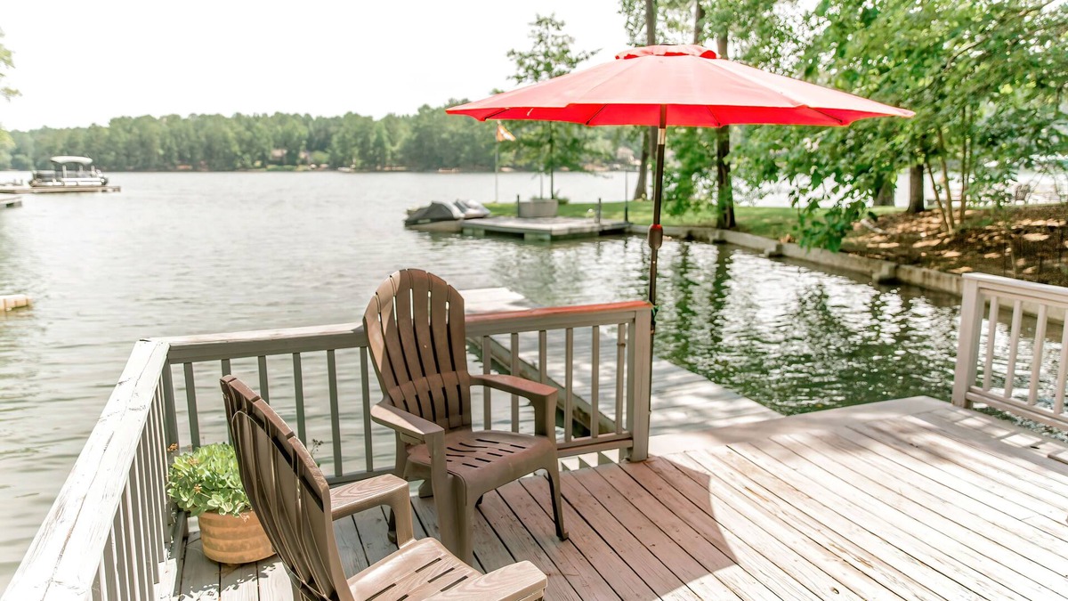 Little Kowaliga House | Beautiful and Spacious home on the Lake! nSpring and Summer dates available!