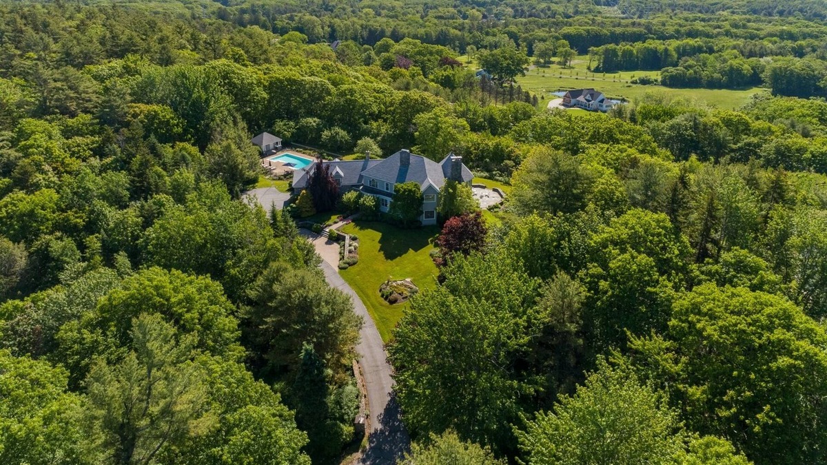 Yarmouth House | Beautiful and Spacious Home in Prime Location With Water Views and a Heated Pool