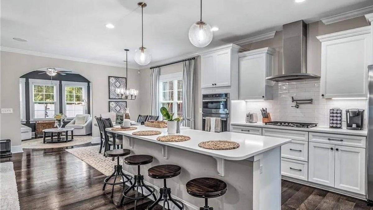 Lewisville House | Beautiful and stunning house with pool and Jacuzzi, area very peaceful