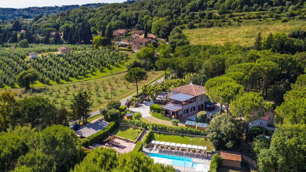 Casale Marittimo Apartment | Beautiful apartment for 5 guests with pool, WIFI, TV, patio and pets allowed