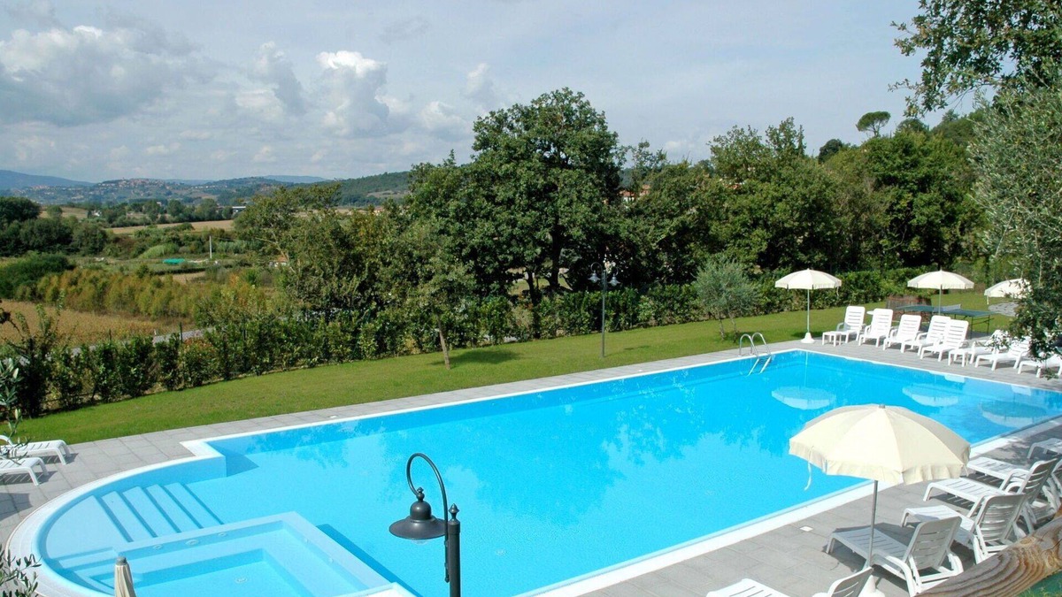 Popoltaio-Schiacciato Villa | Beautiful apartment in villa for 8 people with pool, A/C, WIFI, TV, patio and parking