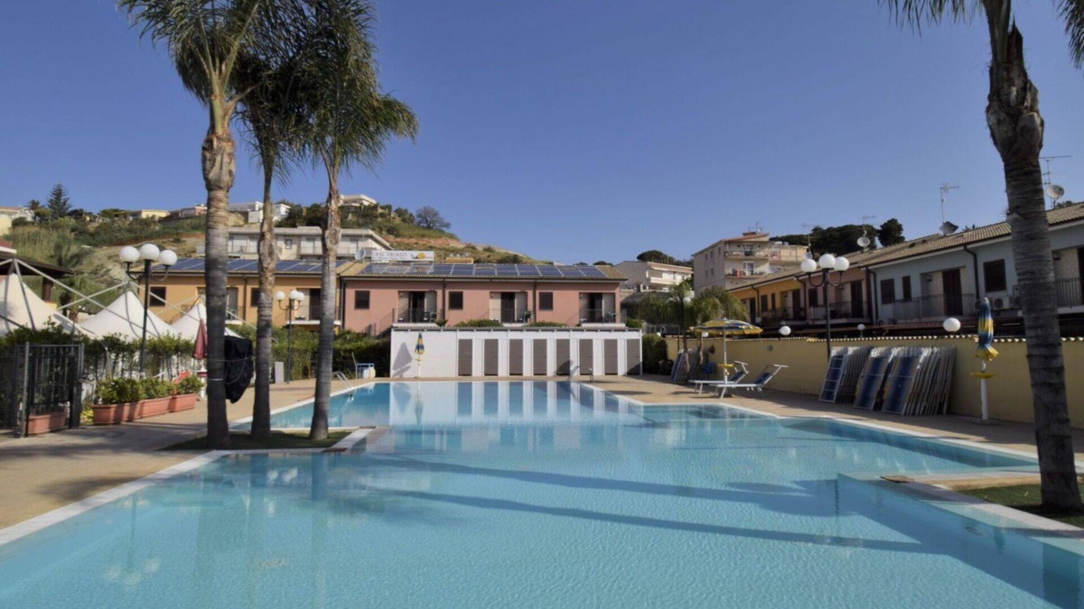Porto Empedocle Apartment | Beautiful apartment for 4 guests with WIFI, A/C, pool, TV and balcony