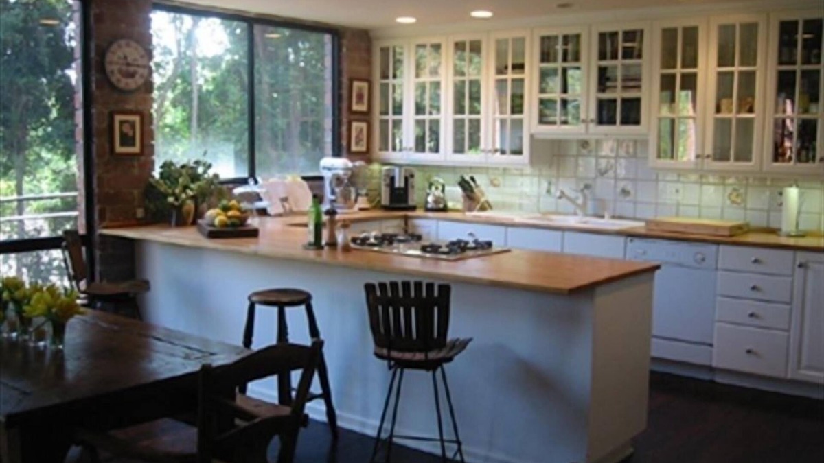 Pacific Palisades Condo | Beautiful apartment by the beach and the mountains