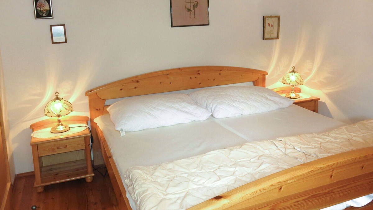 Treffen Villa | Beautiful apartment in villa for 4 guests with WIFI, TV, terrace and pets allowed