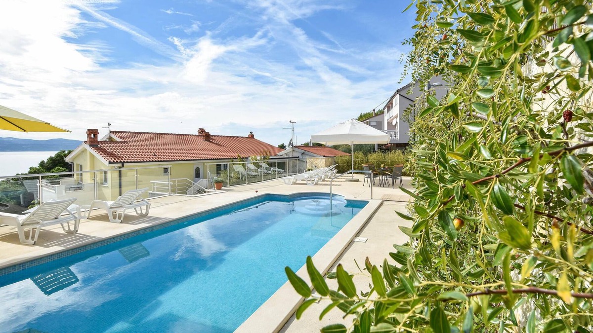 Ruskamen Apartment | Beautiful apartment in Lokva Rogoznica