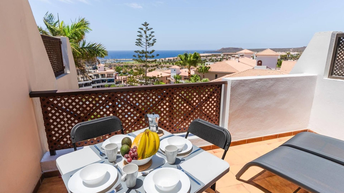 San Miguel de Abona Apartment | Beautiful Apartment in Golf del Sur with sea views