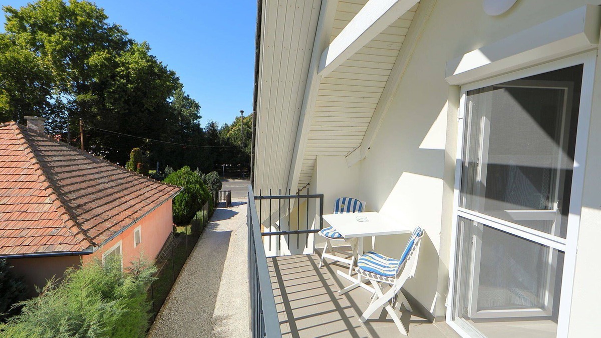 Balatonszemes Apartment | Beautiful apartment for 4 people with WIFI, A/C, TV and patio