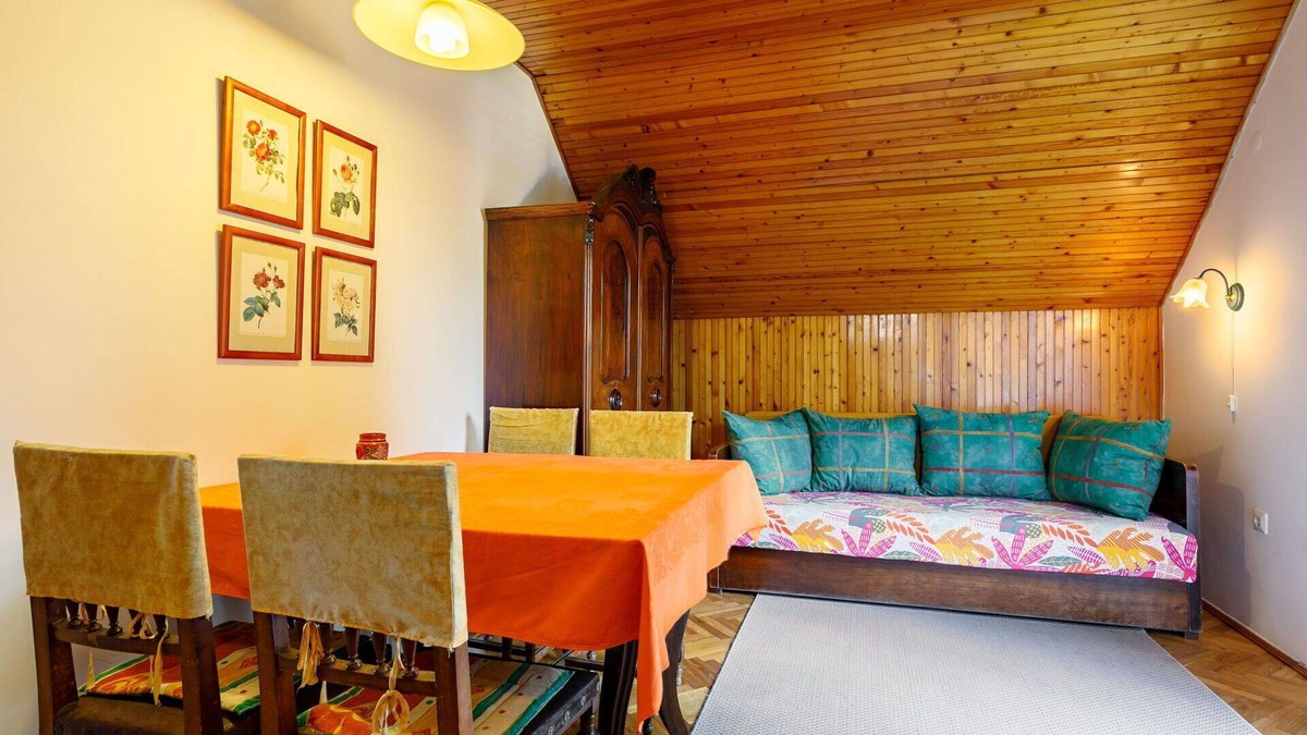 Szantod Apartment | Beautiful apartment for 4 people with A/C, WIFI, TV, terrace and parking