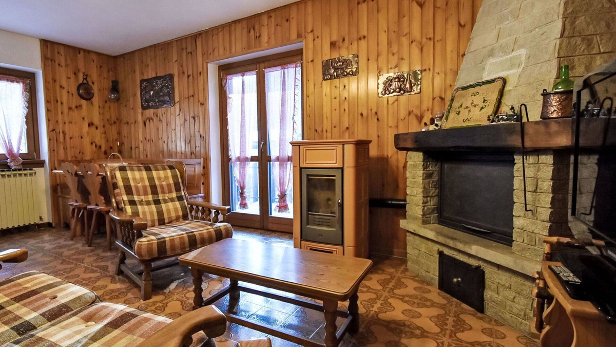 Campodolcino Apartment | Beautiful apartment for 6 guests with WIFI, TV and terrace