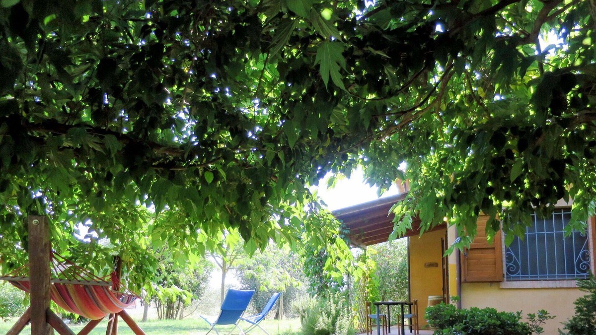 Roccastrada Villa | Beautiful apartment in villa for 4 guests with pool, WIFI, TV, terrace, pets allowed and parking