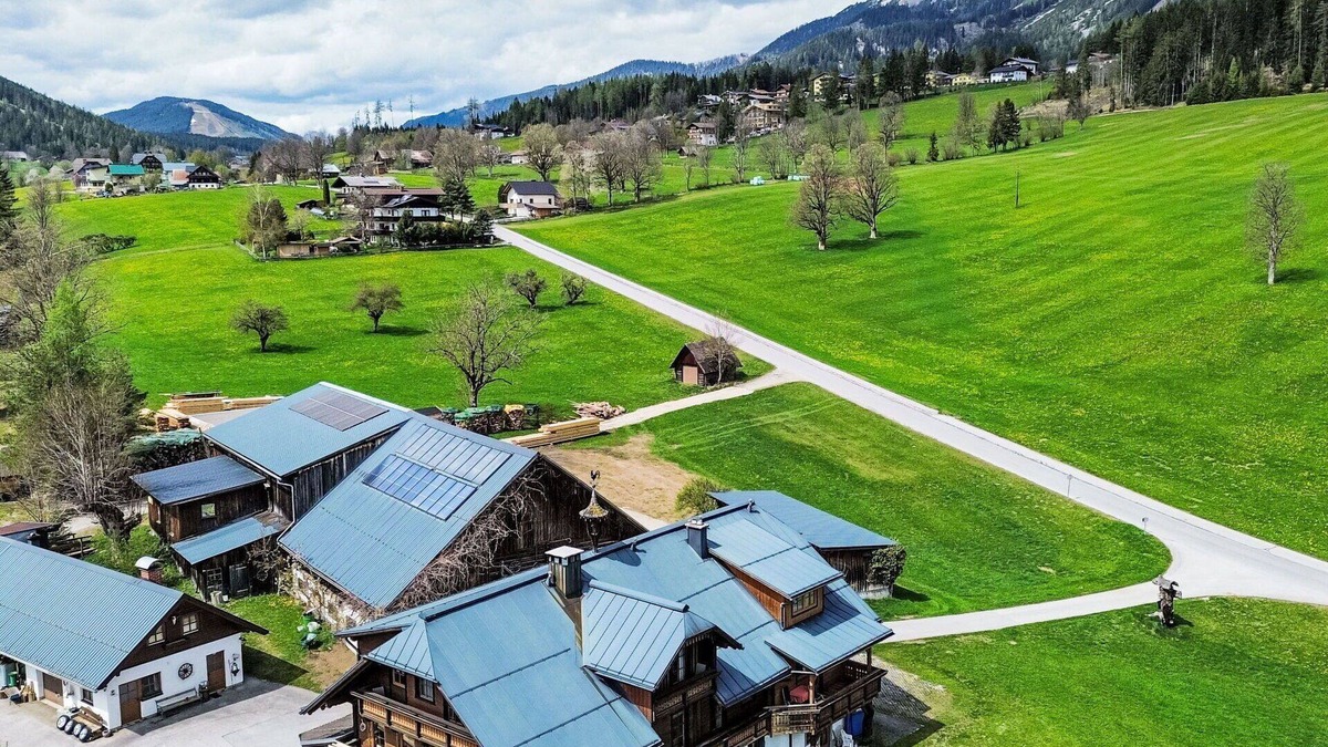 Ramsau am Dachstein Villa | Beautiful apartment in villa for 3 people with WIFI, TV, balcony and pets allowed