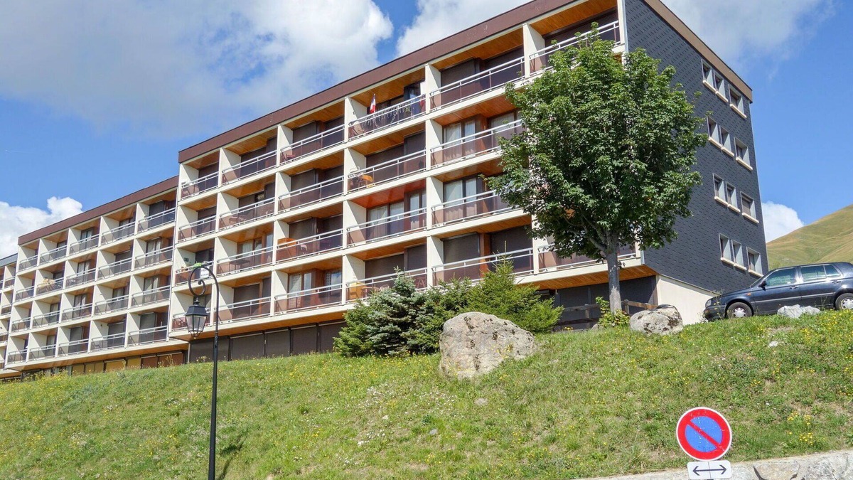 La Toussuire Apartment | Beautiful apartment for 6 people with WIFI, TV and balcony