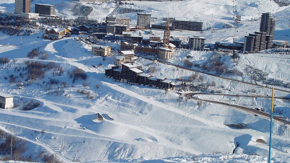 Les Menuires Apartment | Beautiful apartment ski in ski out 6 people, free Wifi