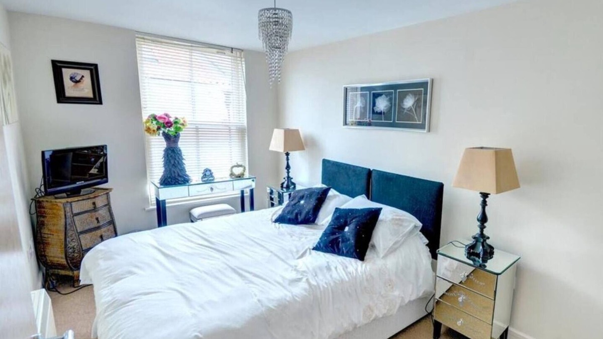 Scarborough House | Beautiful Apartment with Sea Views in the Old Town