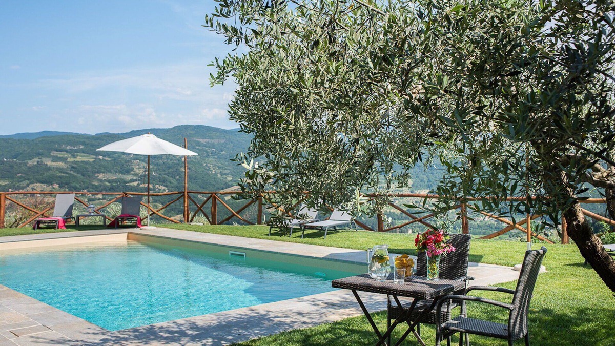 Pontassieve House | Beautiful apartment in villa for 6 people with pool, A/C, WIFI, TV, patio and panoramic view