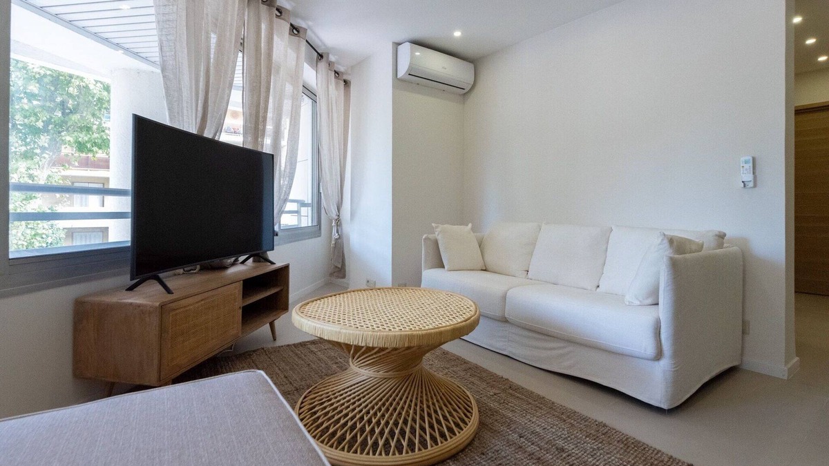 Antibes Apartment | Beautiful apartment 7P City Center Beach 250m