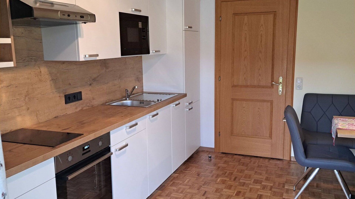 Oberwang Villa | Beautiful apartment in villa for 4 people with WIFI, TV and balcony