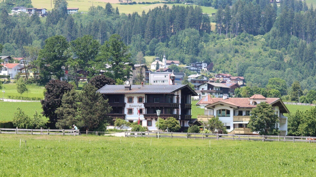 Kapfing Apartment | Beautiful apartment for 4 guests with WIFI, TV, balcony, pets allowed and panoramic view