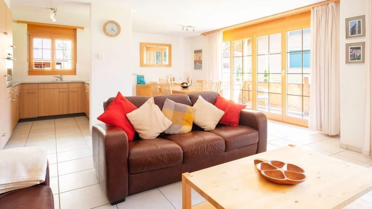 Lauterbrunnen Apartment | Beautiful apartment with balcony and waterfall view