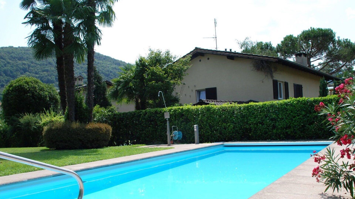 Caslano Apartment | Beautiful apartment for 4 guests with pool, WIFI, TV, balcony, panoramic view and parking