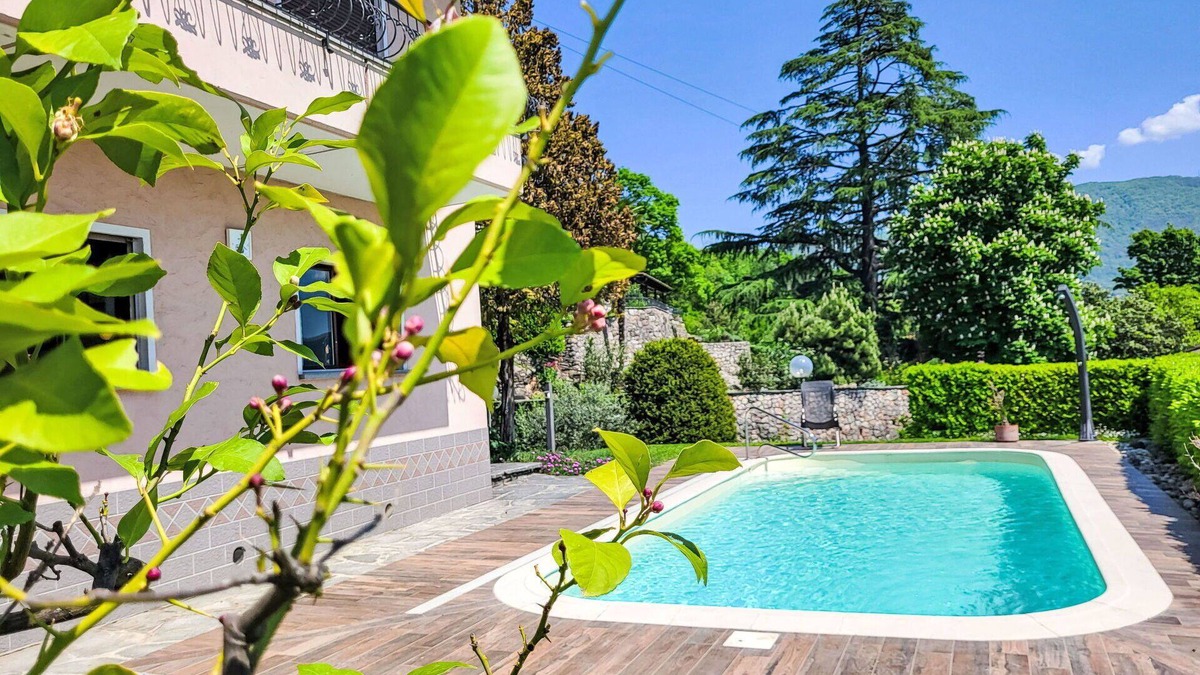 Besazio Apartment | Beautiful apartment for 4 people with private pool, WIFI, TV, patio and panoramic view