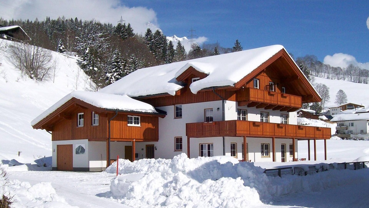 Saalfelden am Steinernen Meer Apartment | Beautiful apartment decorated in style