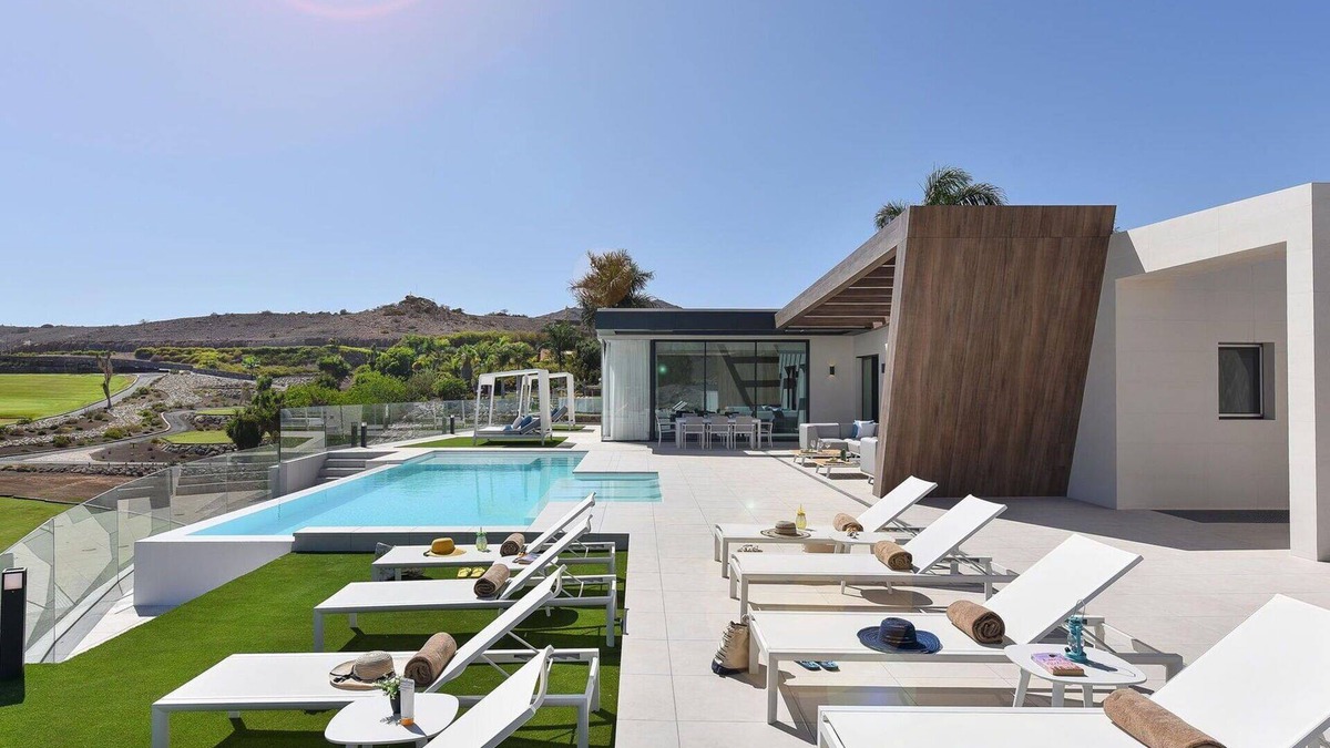 Salobre Villa | Beautiful apartment in villa with WIFI, private pool, A/C, TV, terrace and pets allowed