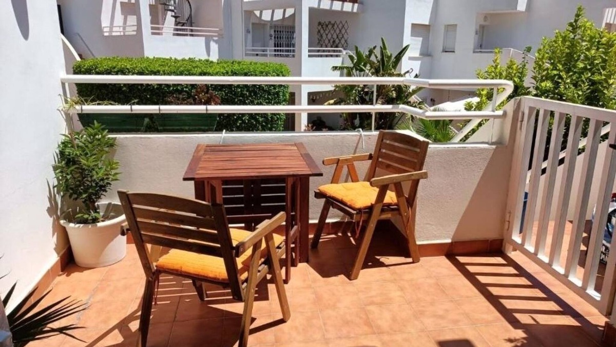 Palomares Apartment | Beautiful apartment with pool and garage