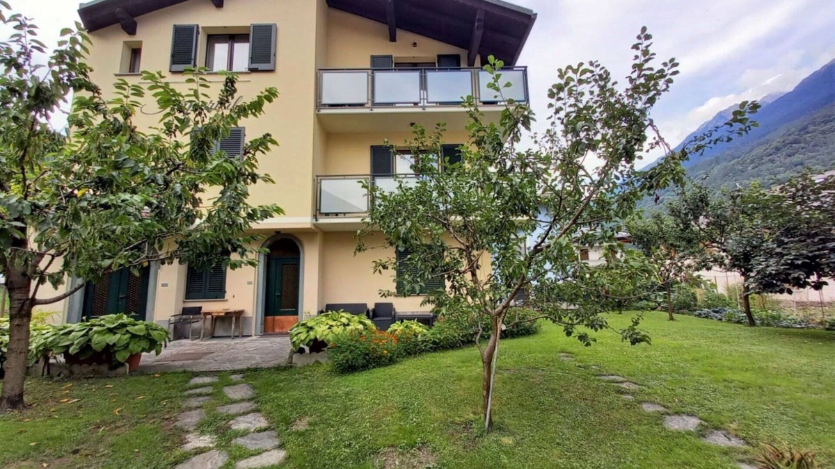 Grosotto Apartment | Beautiful apartment for 8 guests with WIFI, TV, terrace and pets allowed