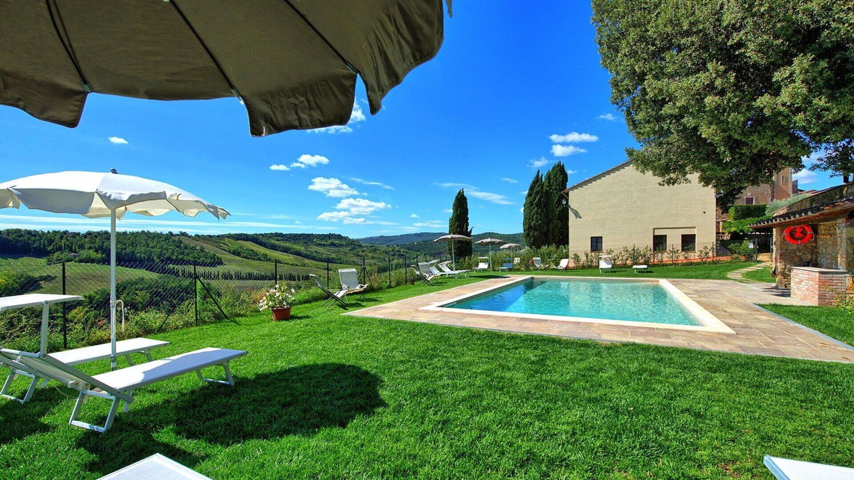 San Gimignano Apartment | Beautiful apartment for 10 guests with WIFI, pool, A/C and panoramic view, close to San Gimignano