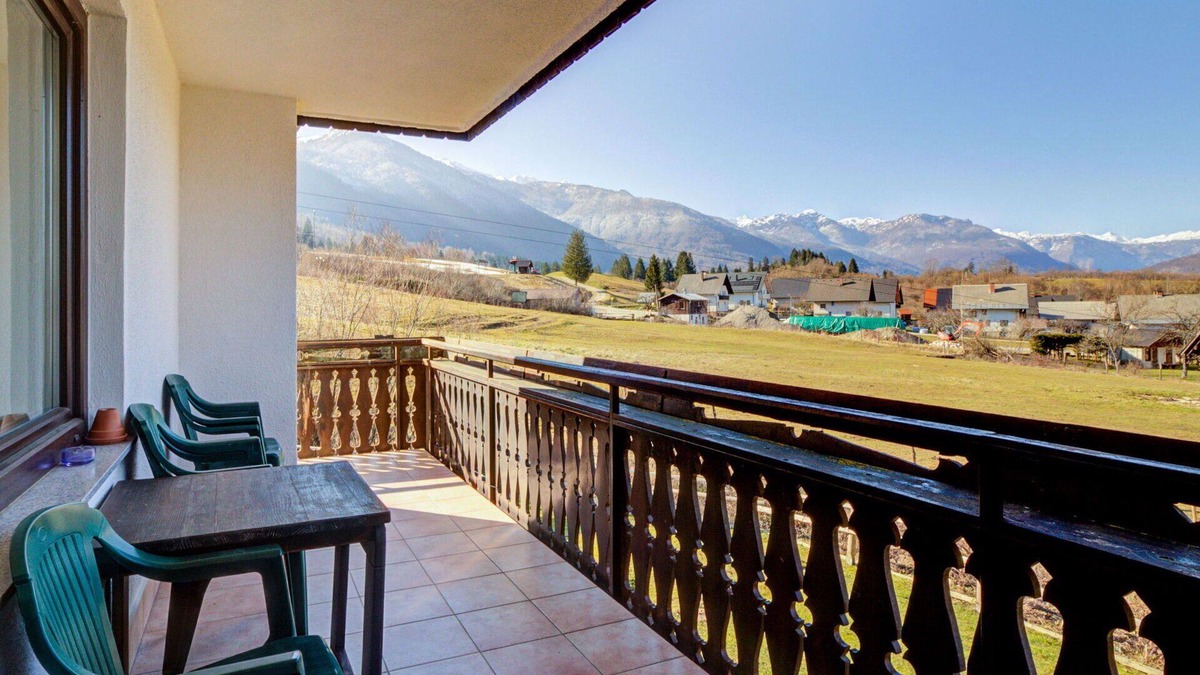 Bohinjska Bistrica Apartment | Beautiful apartment for 5 guests with WIFI, TV, balcony, pets allowed, panoramic view and parking