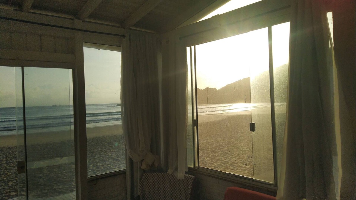 Barra da Lagoa Apartment | Beautiful apartment facing the sea