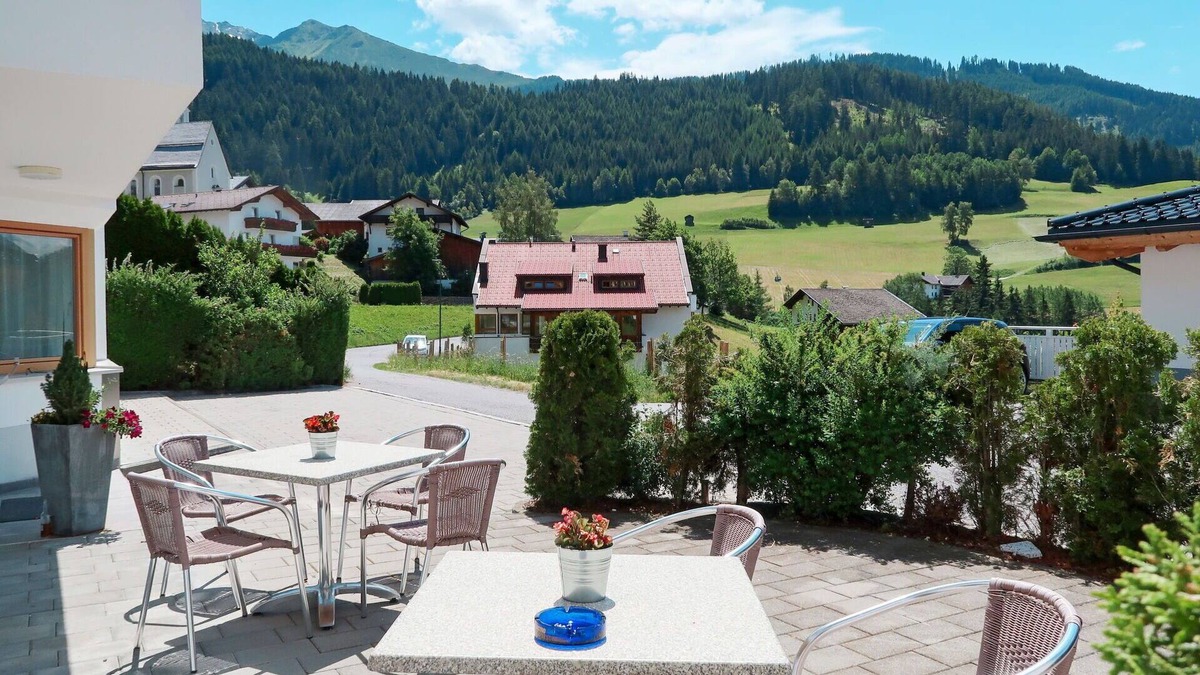 Fendels Apartment | Beautiful apartment for 4 guests with WIFI, TV, terrace, pets allowed and parking