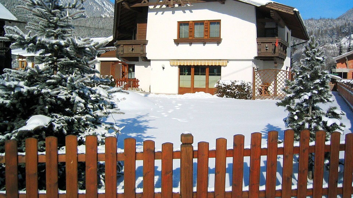 Laengenfeld Apartment | Beautiful apartment for 6 people with WIFI, TV, balcony, pets allowed and parking
