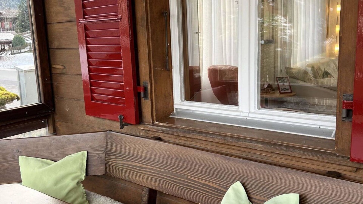 Ruedisbach Apartment | Beautiful apartment for 8 people with hot tub, WIFI, TV, balcony and pets allowed