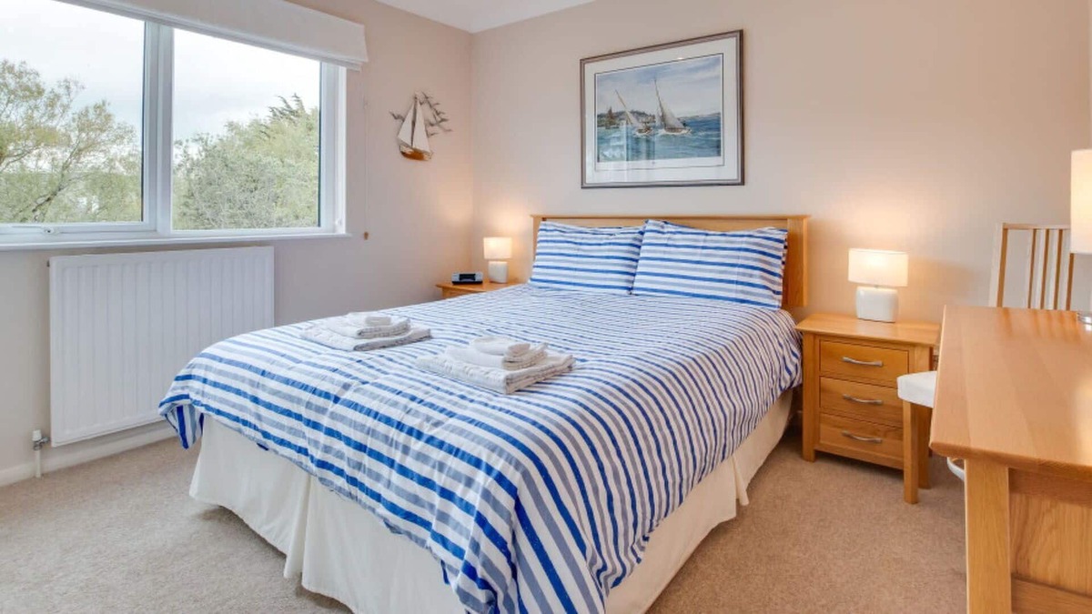 Instow Apartment | Beautiful apartment for 4 guests with WIFI, TV and parking